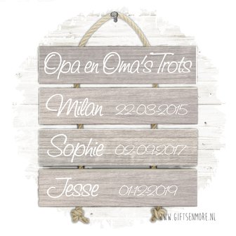 Opa en Oma's trots ladder midden bruin lichte letters